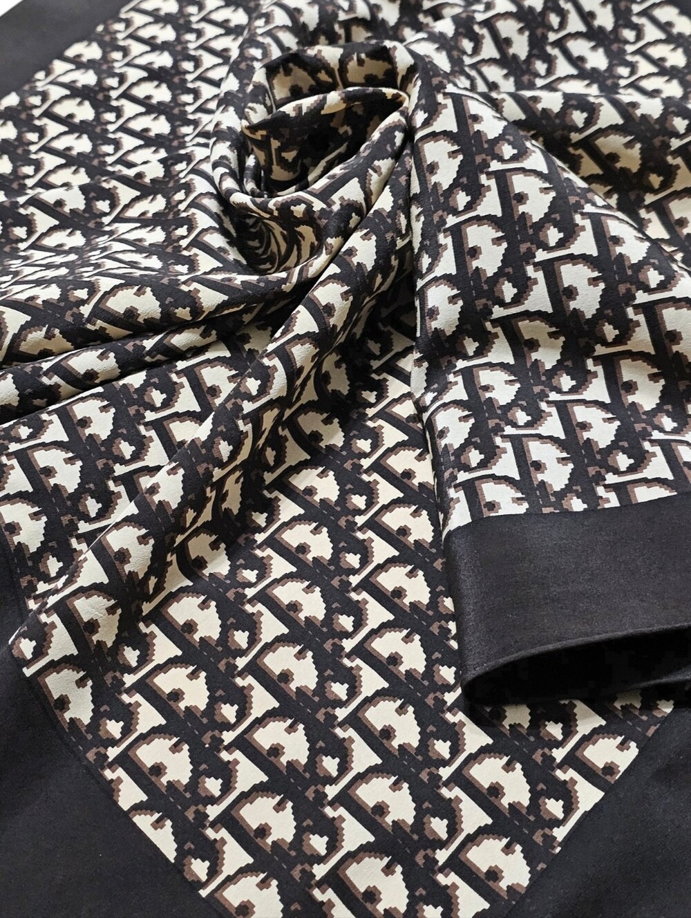 CHRISTIAN DIOR SCARF - Picture 5 of 15